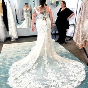 Sophia Tolli: ST1225 Lorelei Plus Size Wedding Gown